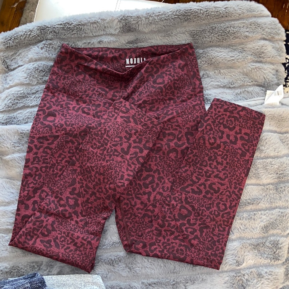 Nobull red leopard print 7/8 leggings women’s small